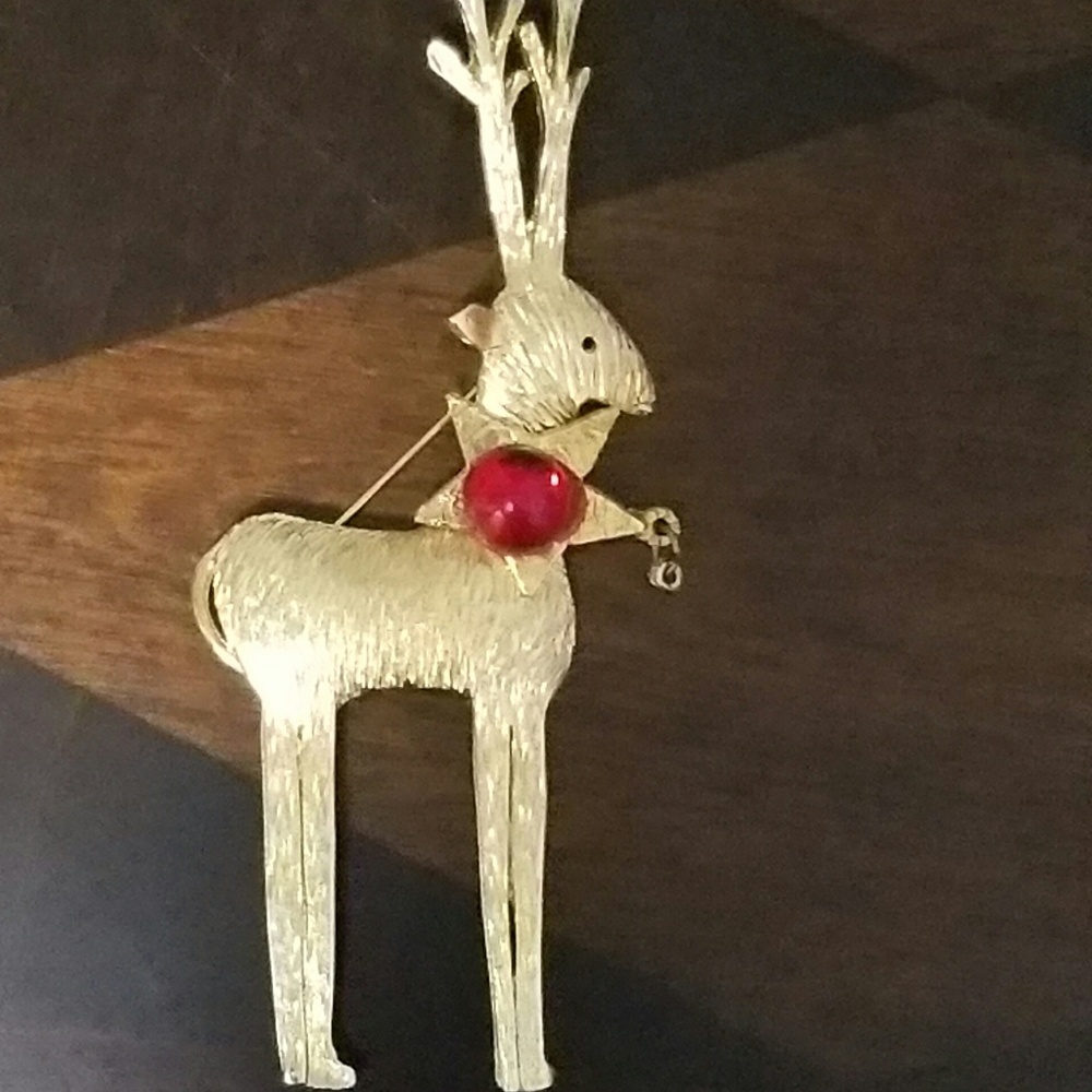 ADORABLE Reindeer Pin Brooch with Red Accent